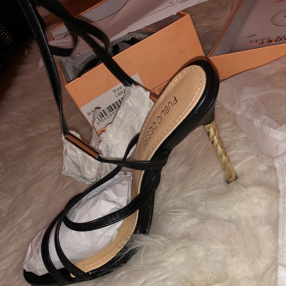 S A L E ‼️Beautiful gold heeled strapped shoe! - Picture 5 of 6